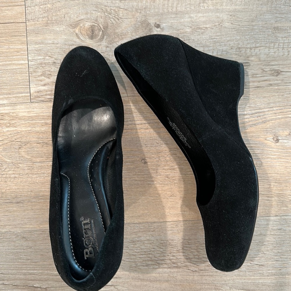 Born London Crown Suede Slip On Wedge Pumps  SZ 8.5/40 M Round Toe